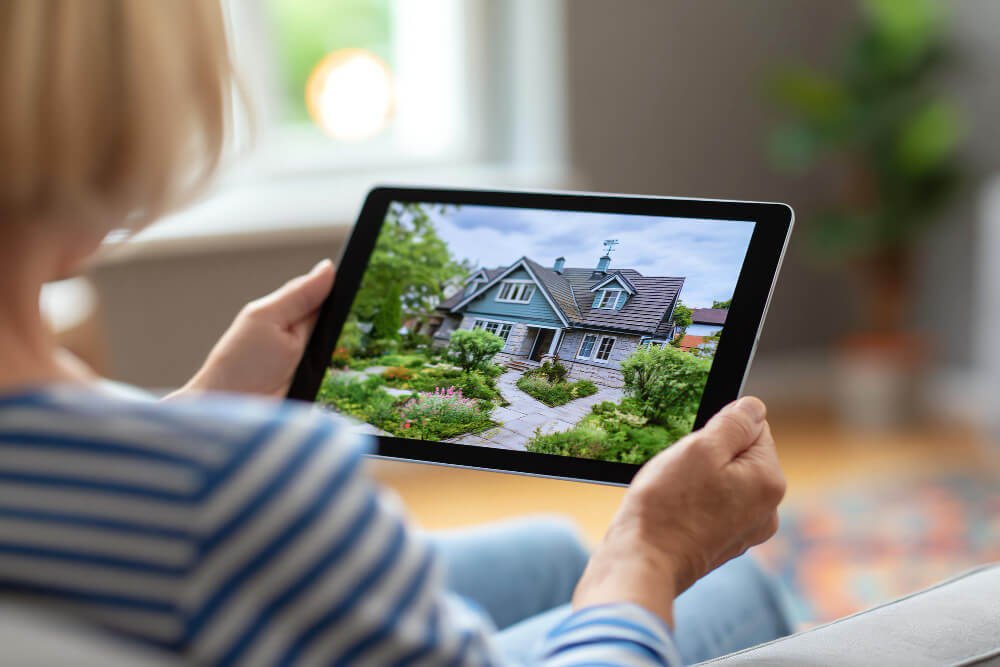 Desktop screen with the FAQ page of a professional real estate website
