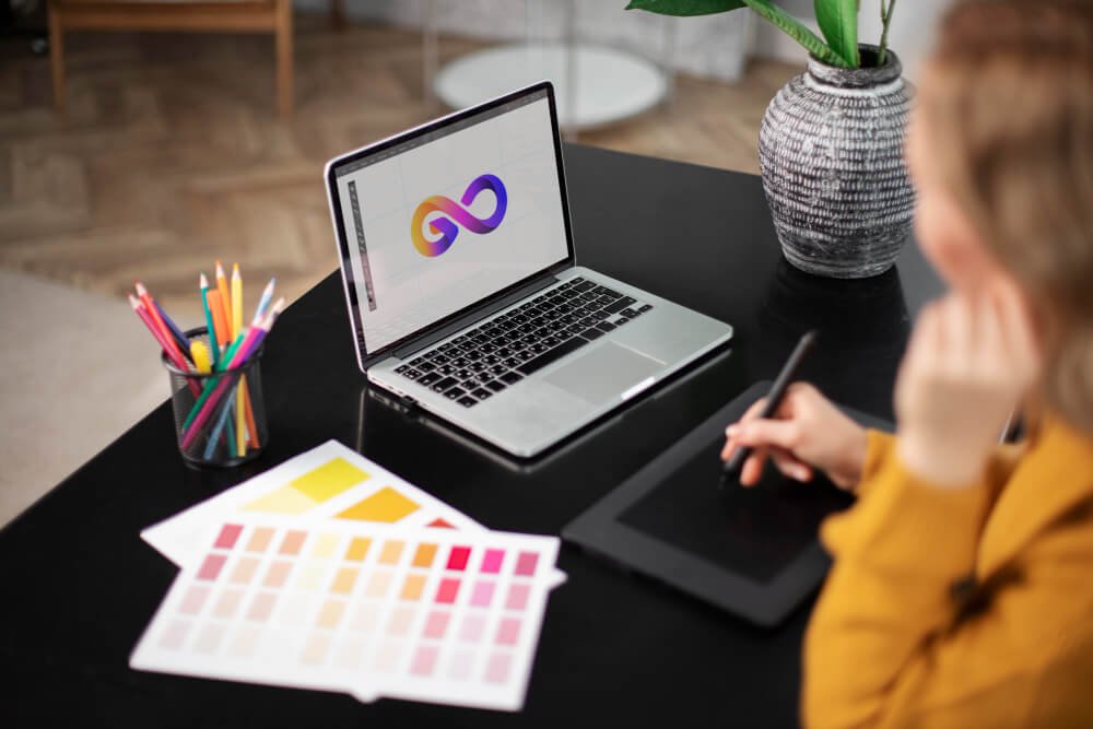 Reasons why to go for the professional logo design service and create a brand which is easily recognizable and trusted.